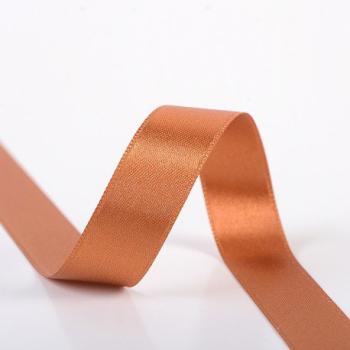 Satinband 15 mm in Kupfer auf der Rolle, glänzende Oberfläche